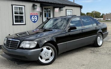Mercedes-Benz-400-Series-1993