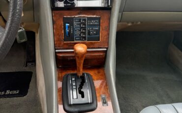 Mercedes-Benz-450-SLC-1980-25