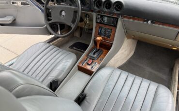 Mercedes-Benz-450-SLC-1980-26