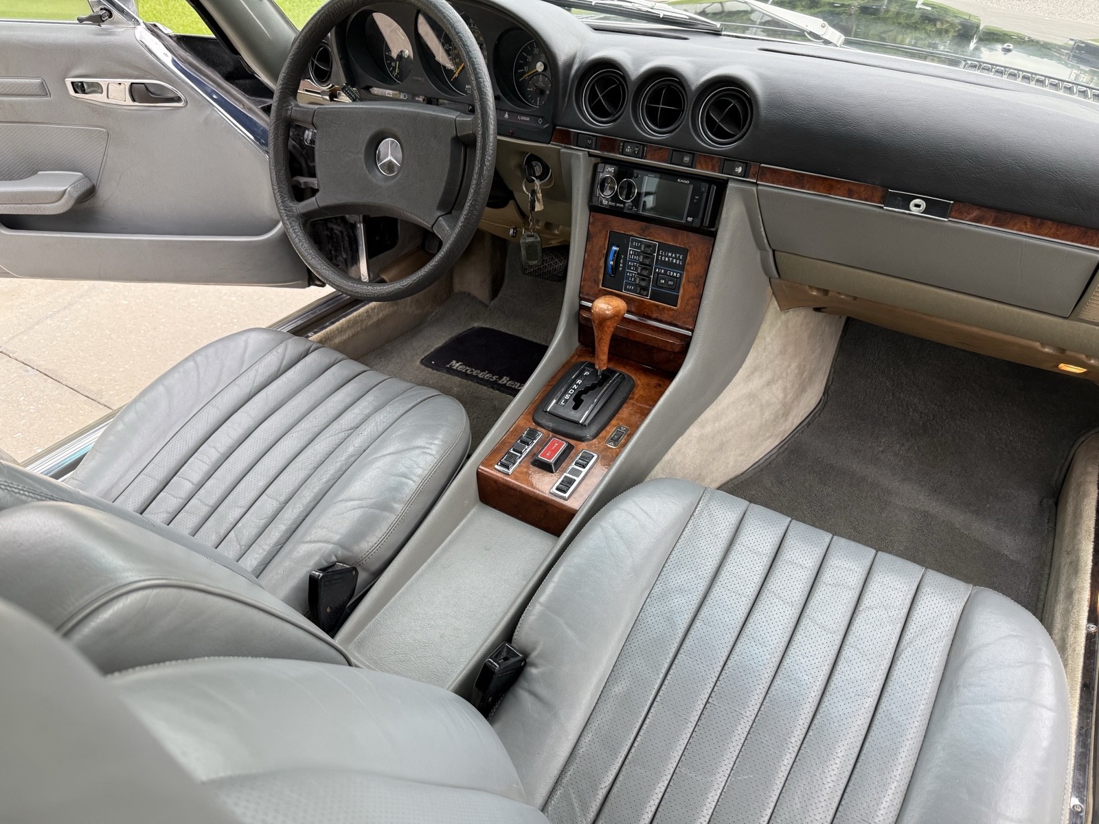 Mercedes-Benz-450-SLC-1980-26