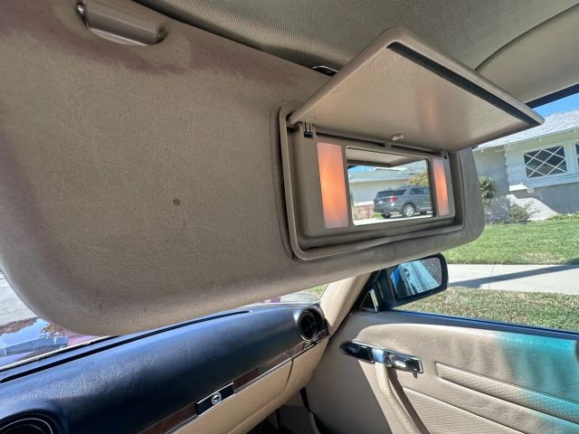 Mercedes-Benz-500-Series-1988-Convertible-29