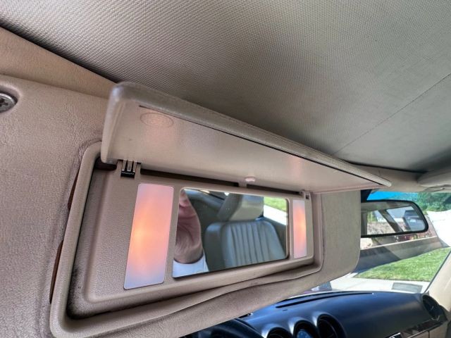 Mercedes-Benz-500-Series-1988-Convertible-37