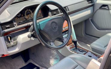 Mercedes-Benz-500-Series-1994-Sedan-9
