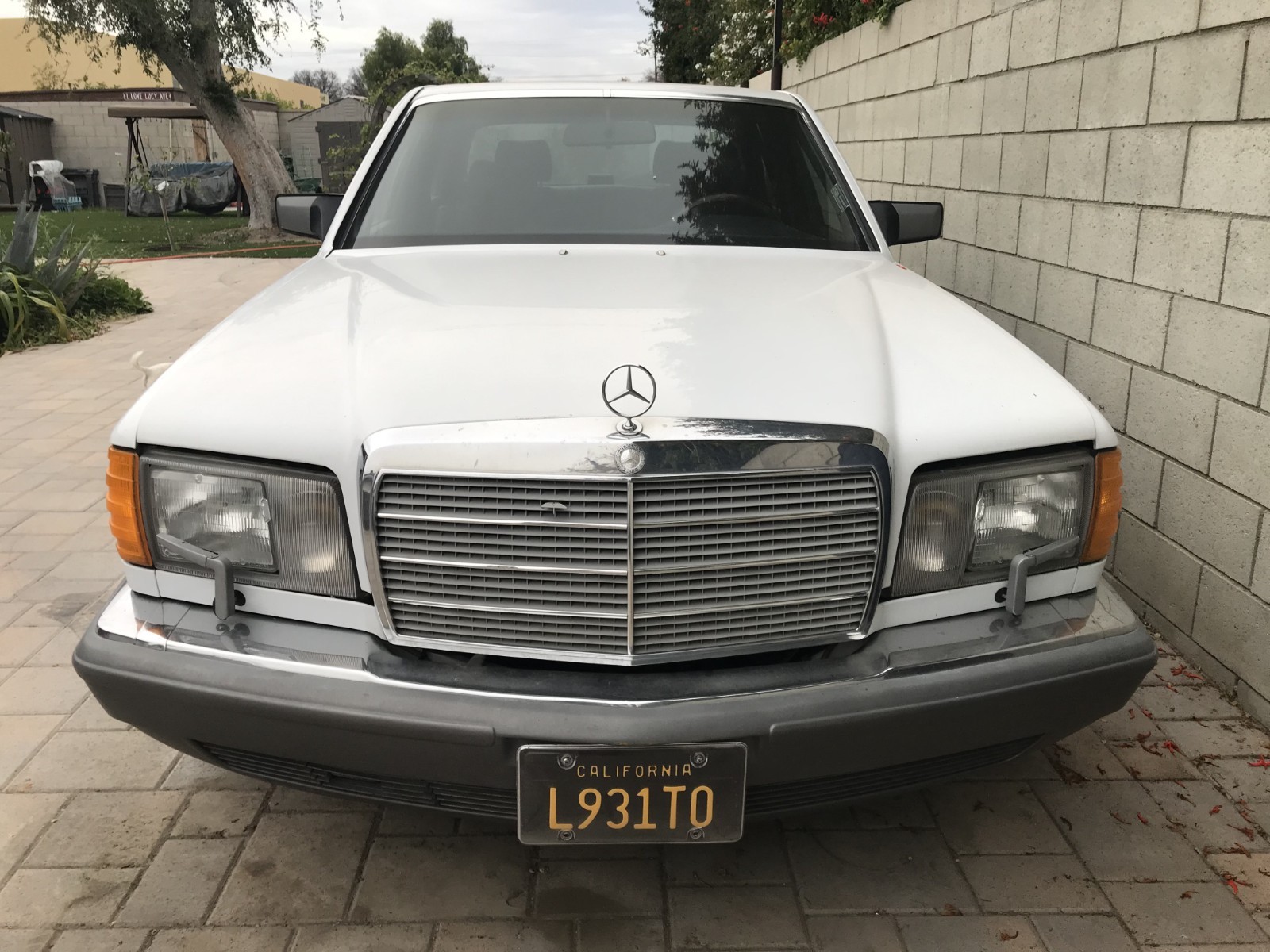 Mercedes-Benz-560SEL-1988-1