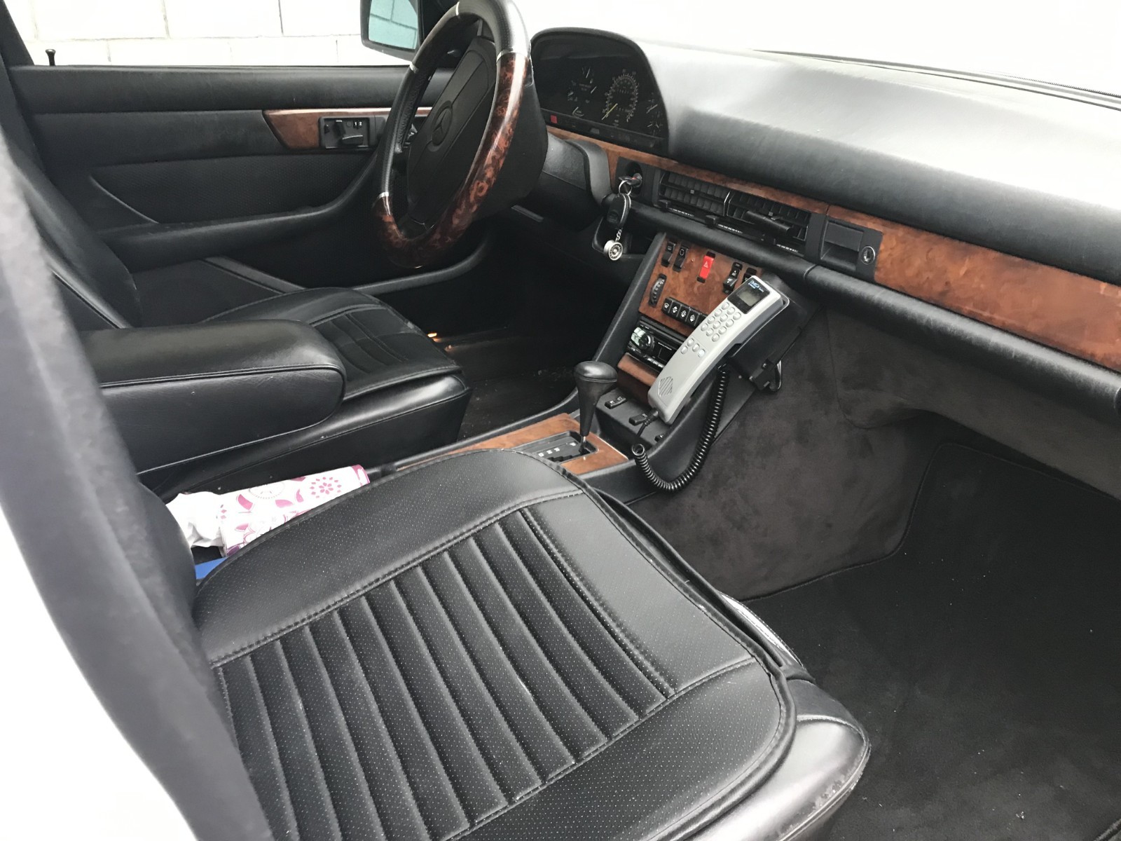 Mercedes-Benz-560SEL-1988-11