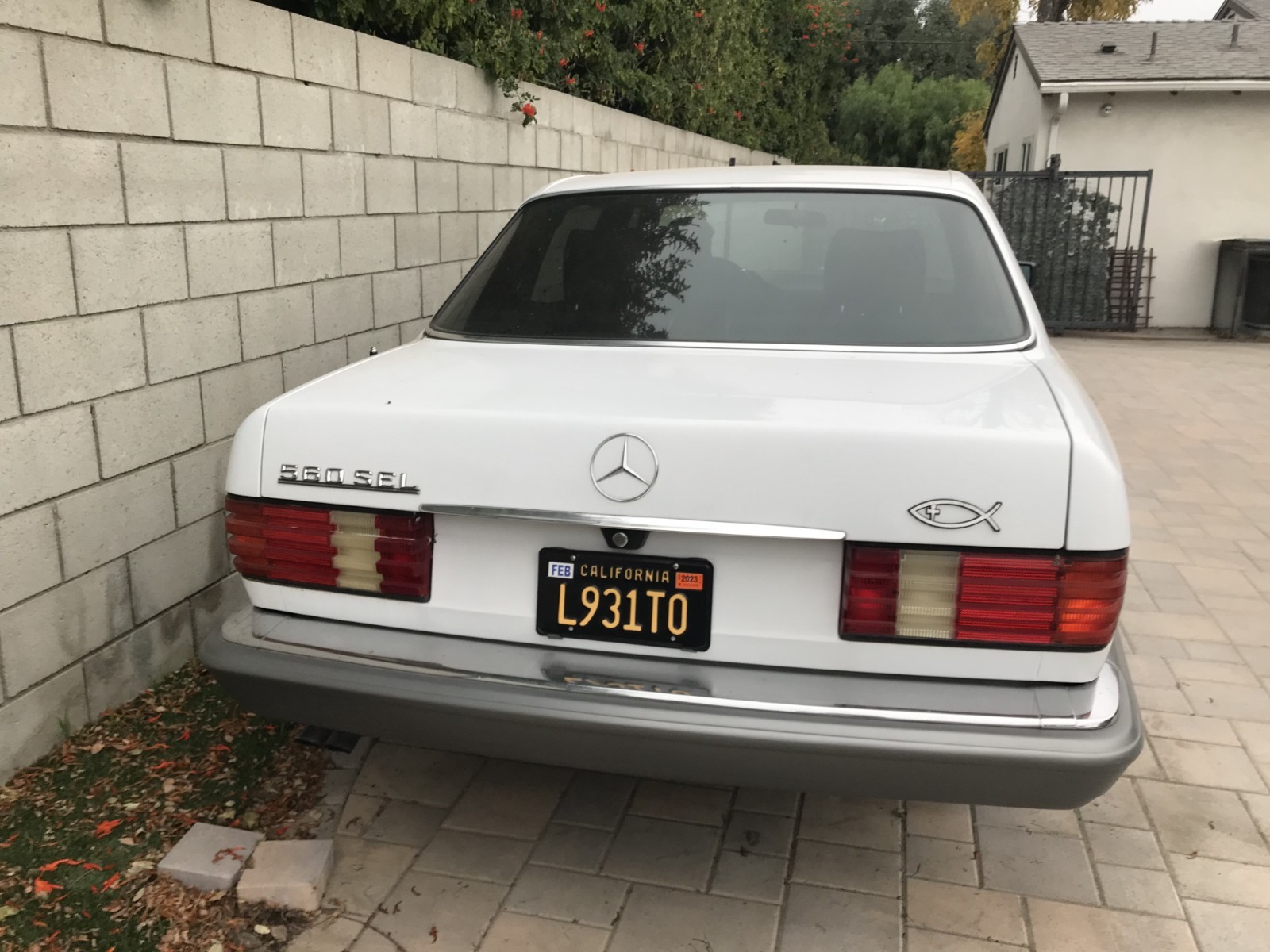 Mercedes-Benz-560SEL-1988-4