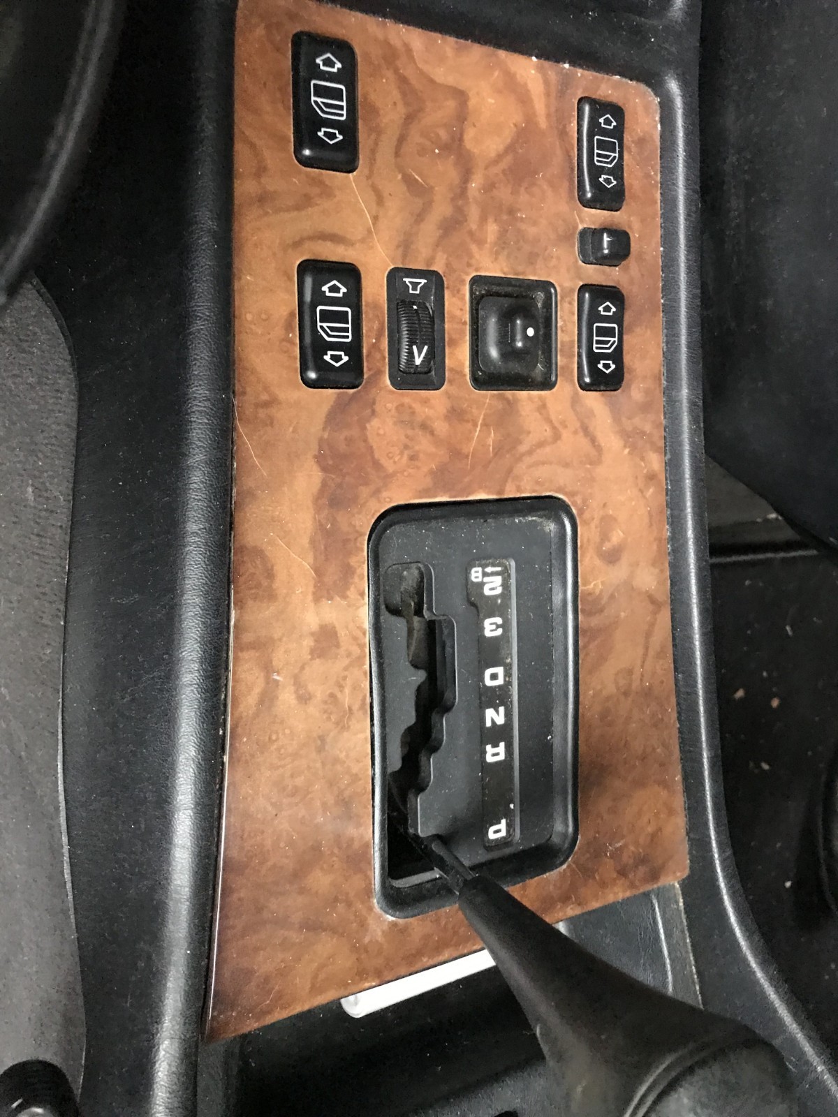 Mercedes-Benz-560SEL-1988-8