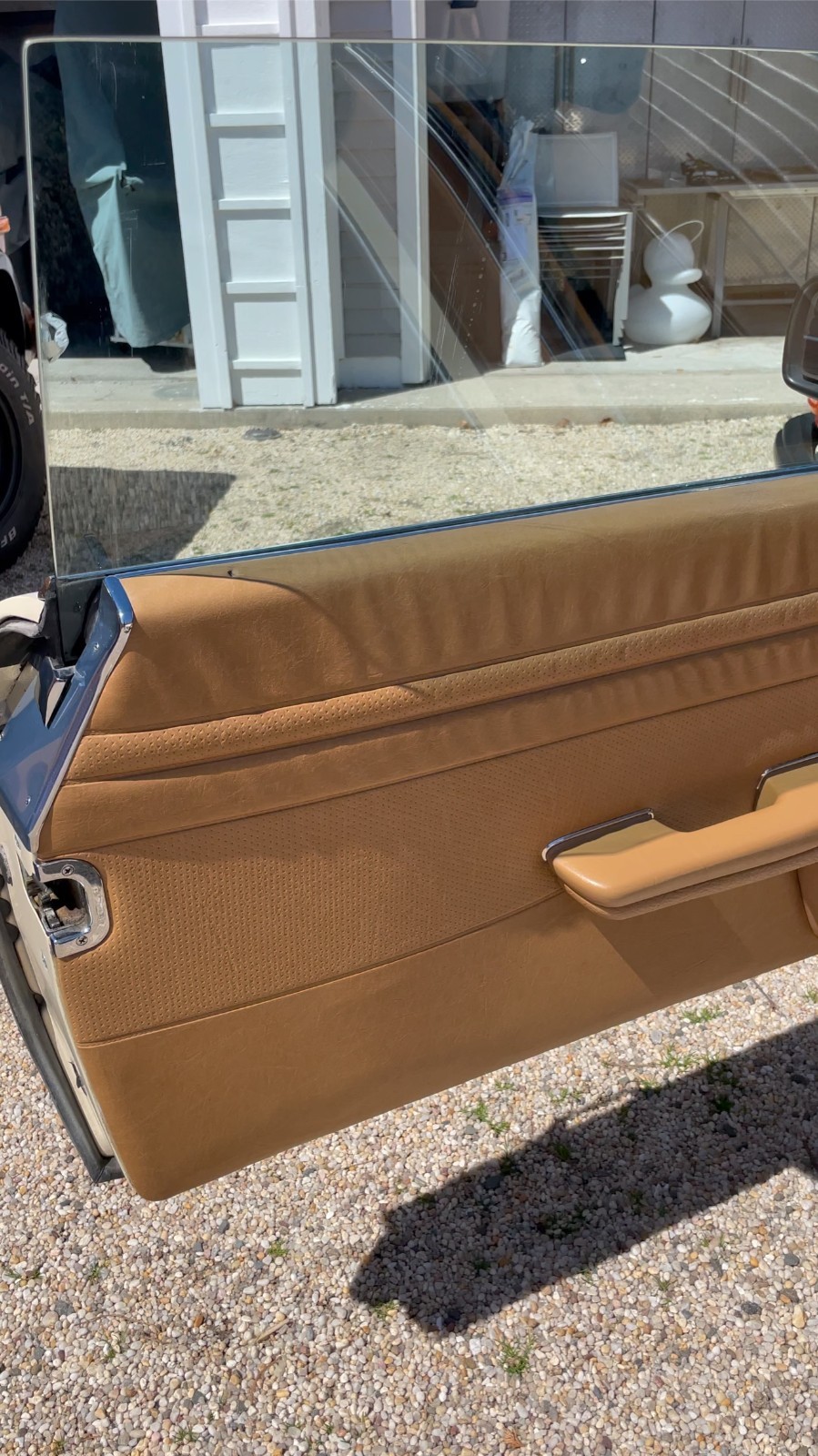 Mercedes-Benz-560SL-1989-Convertible-12