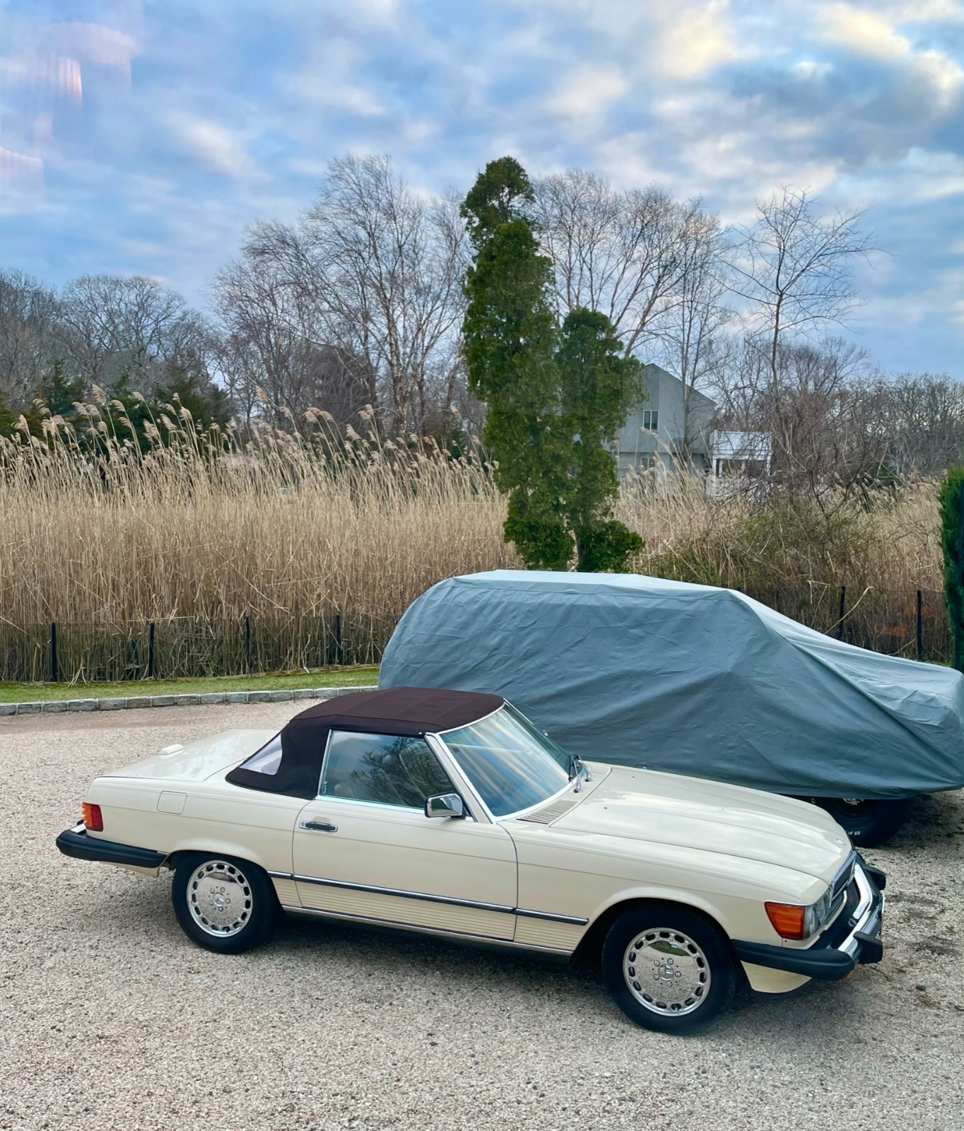 Mercedes-Benz-560SL-1989-Convertible-9