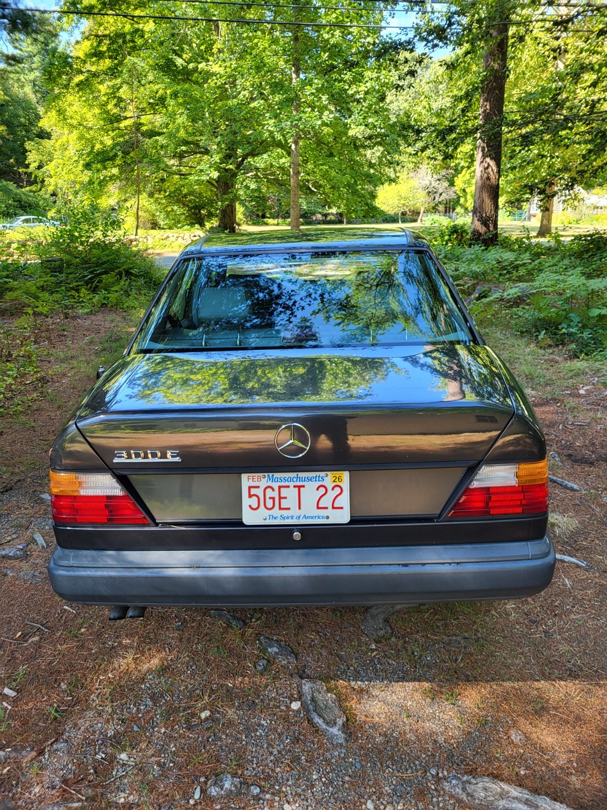 Mercedes-Benz-E-Class-1988-Sedan-4