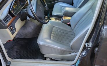 Mercedes-Benz-E-Class-1988-Sedan-5