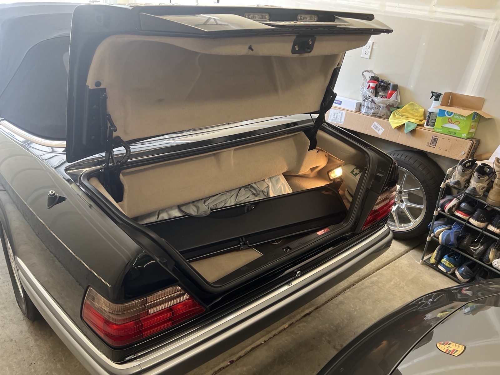 Mercedes-Benz-E-Class-1994-12