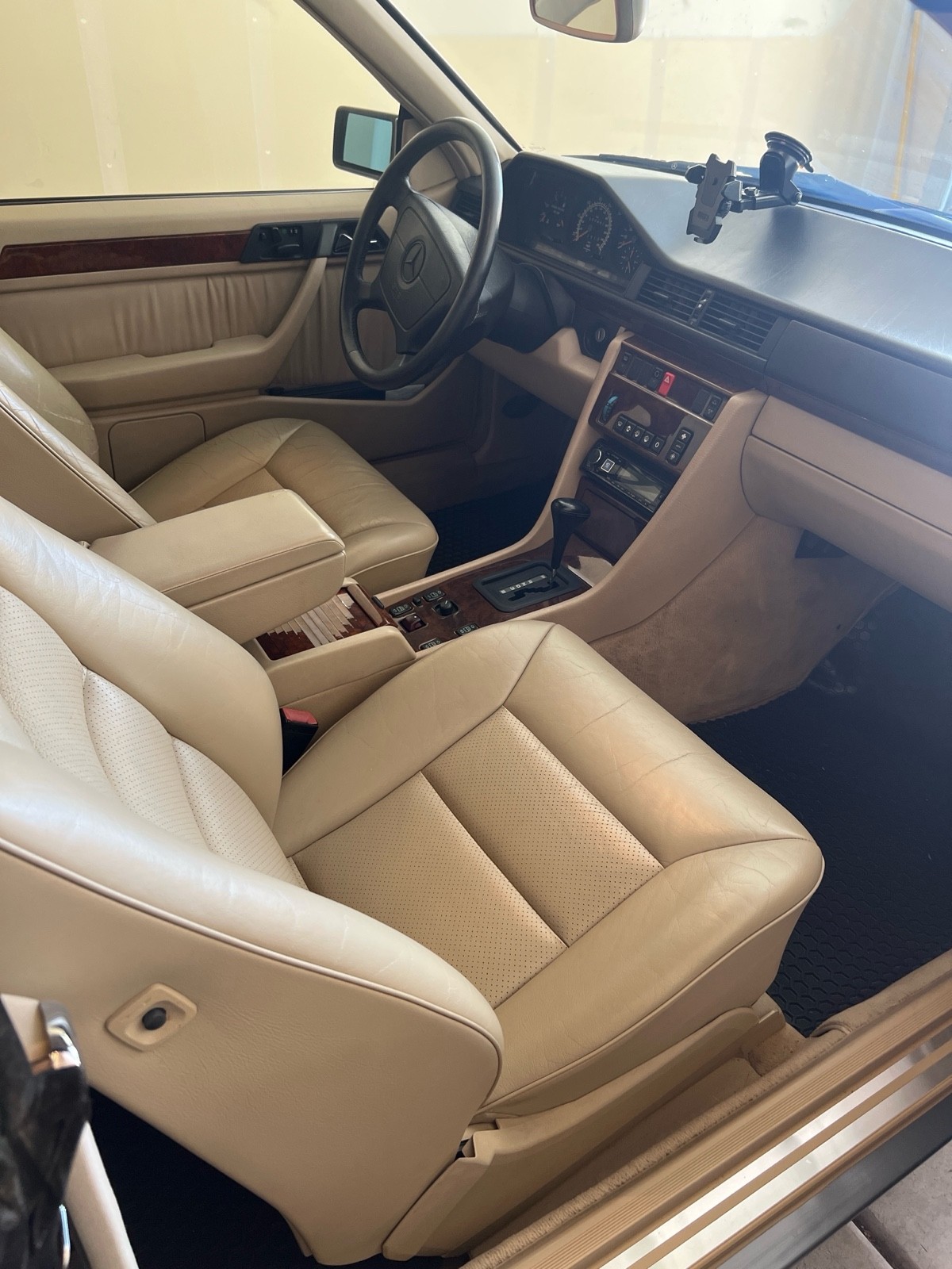 Mercedes-Benz-E-Class-1994-14