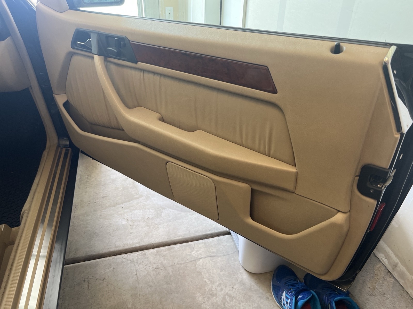 Mercedes-Benz-E-Class-1994-15