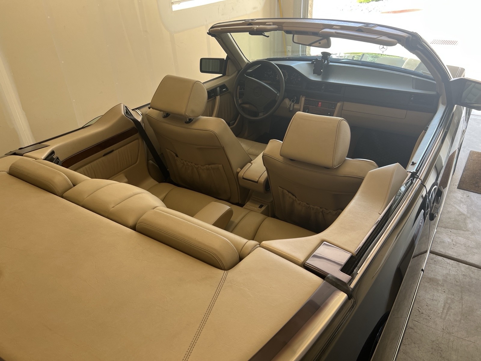 Mercedes-Benz-E-Class-1994-19