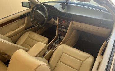 Mercedes-Benz-E-Class-1994-21