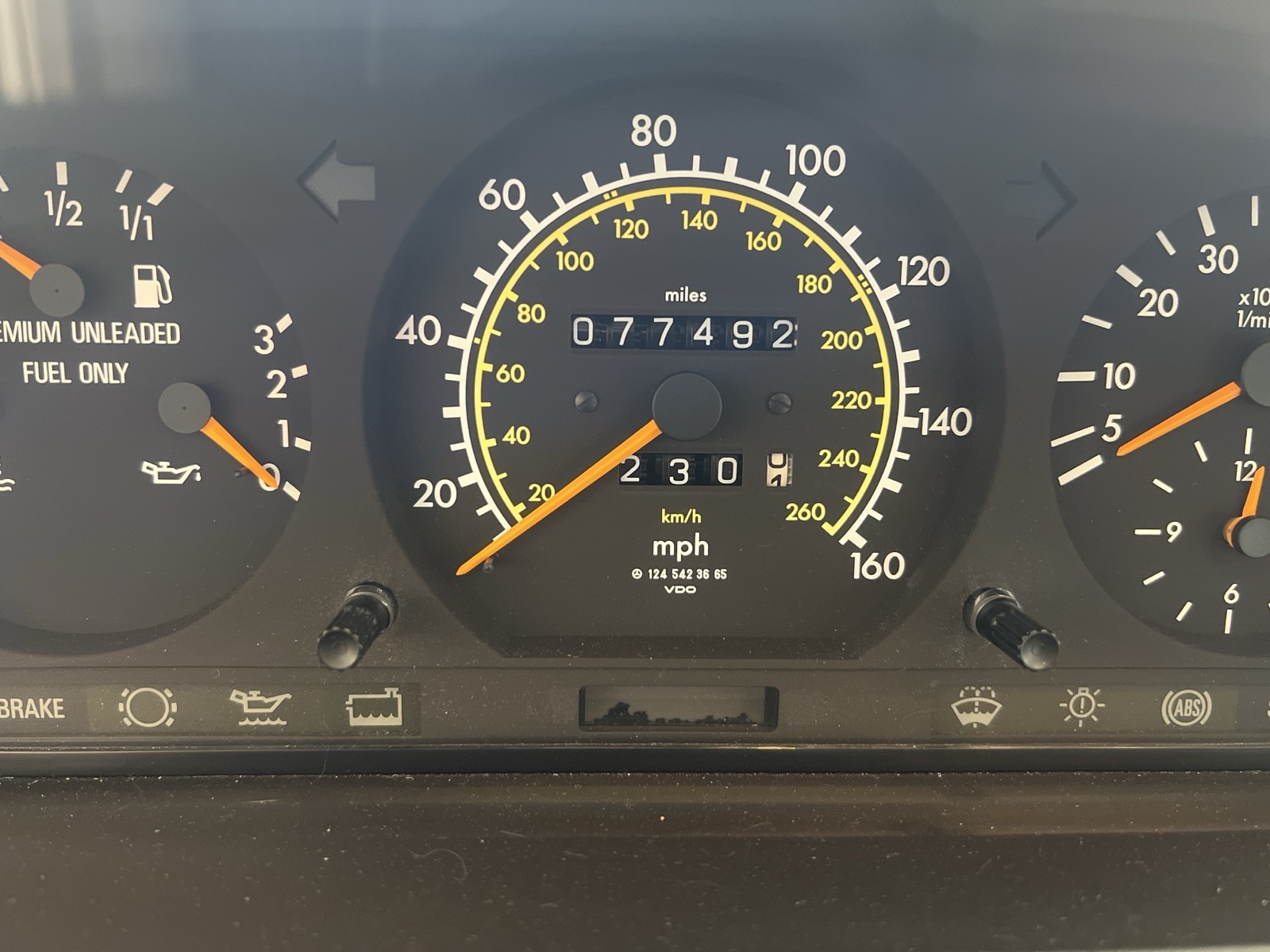 Mercedes-Benz-E-Class-1994-7