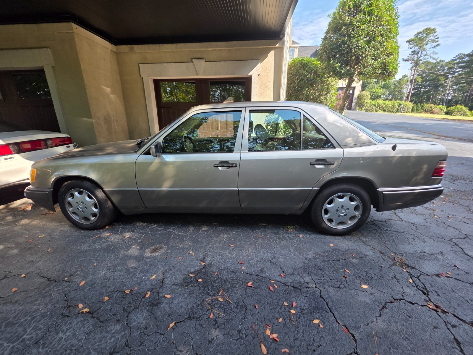 Mercedes-Benz E-Class 1994 Sedan
