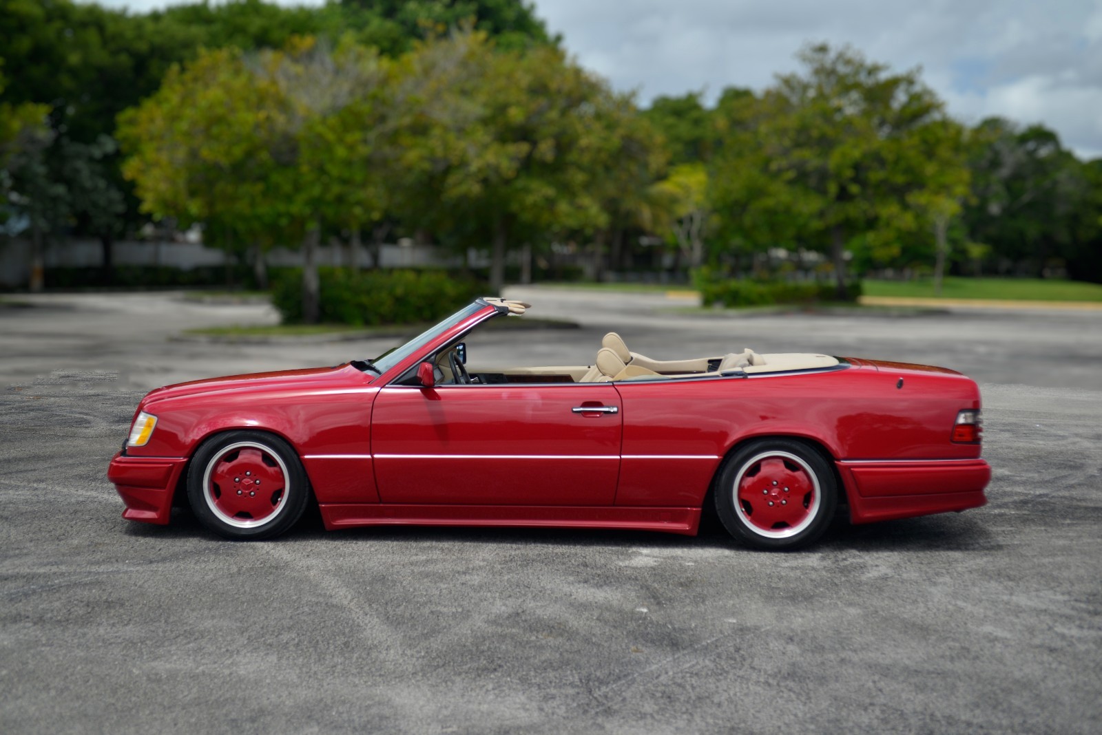 Mercedes-Benz-E-Class-1995-Convertible-1
