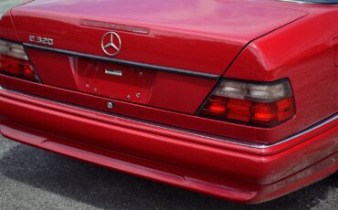 Mercedes-Benz-E-Class-1995-Convertible-11