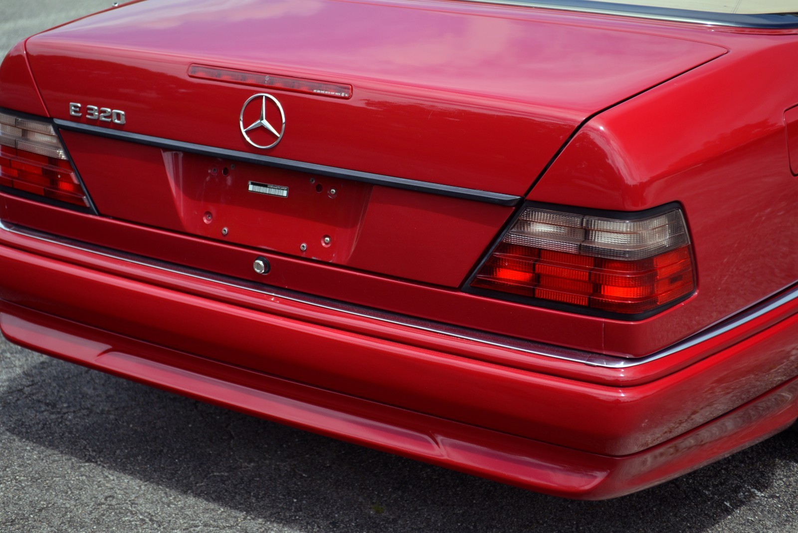 Mercedes-Benz-E-Class-1995-Convertible-11