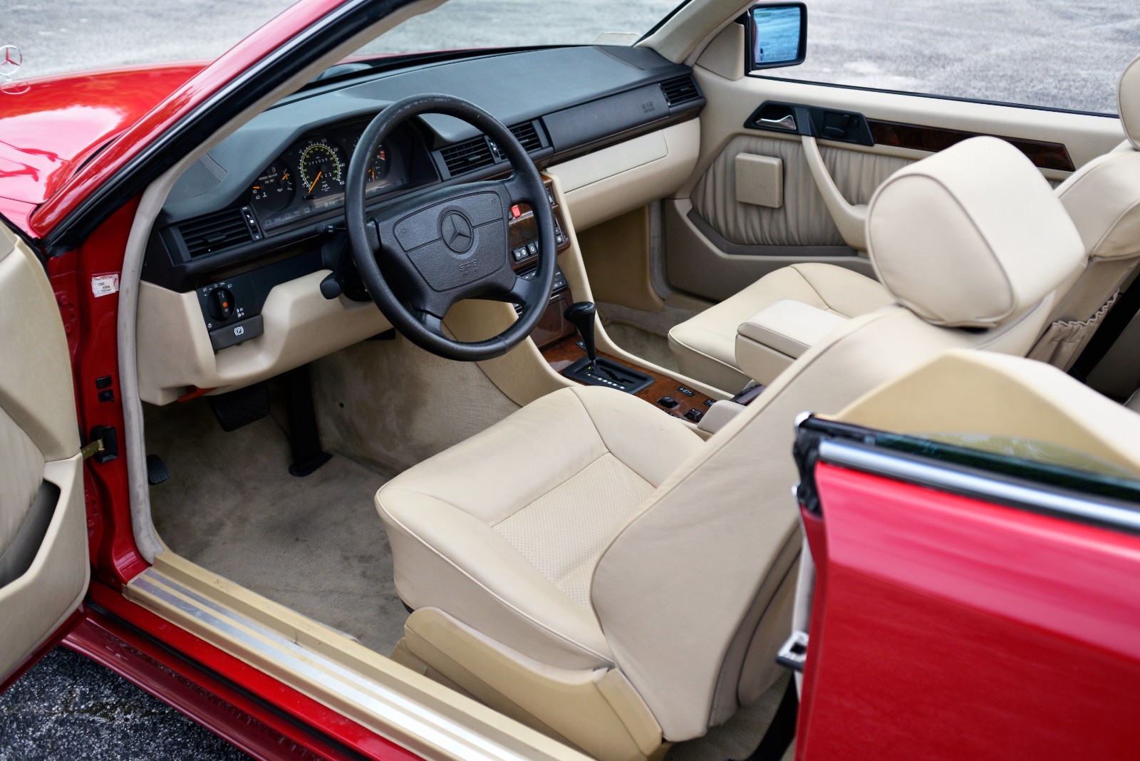 Mercedes-Benz-E-Class-1995-Convertible-21
