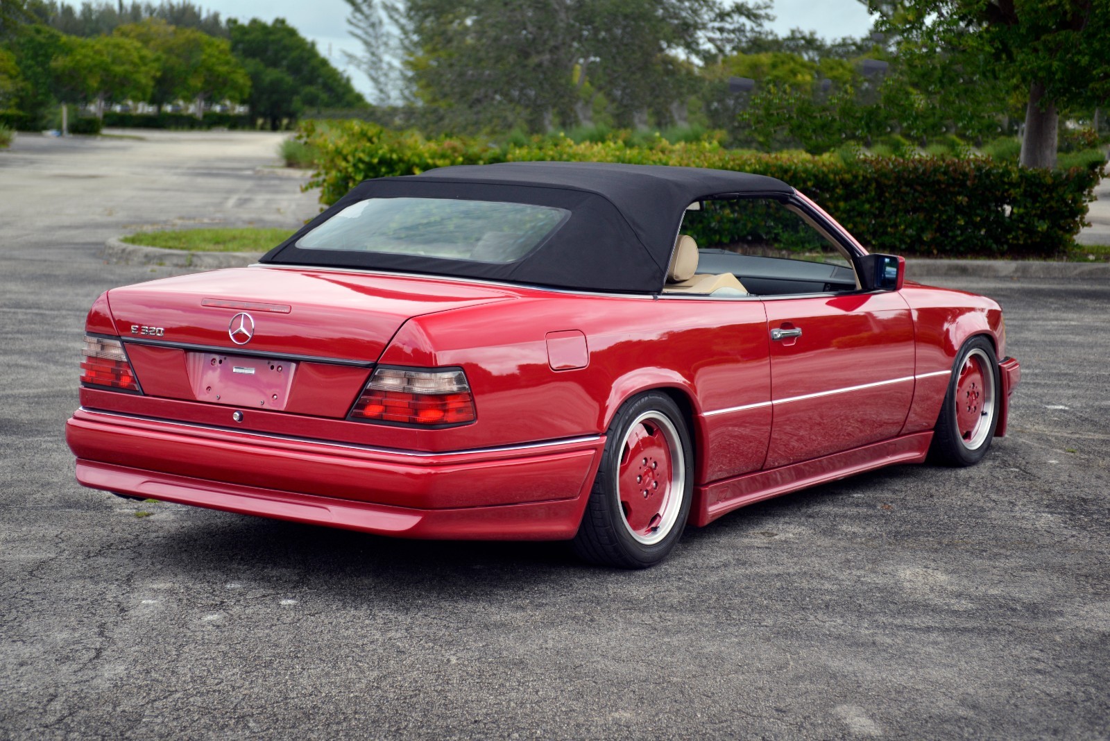 Mercedes-Benz-E-Class-1995-Convertible-34