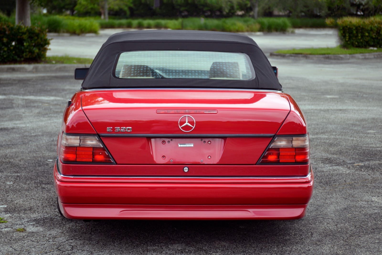 Mercedes-Benz-E-Class-1995-Convertible-35