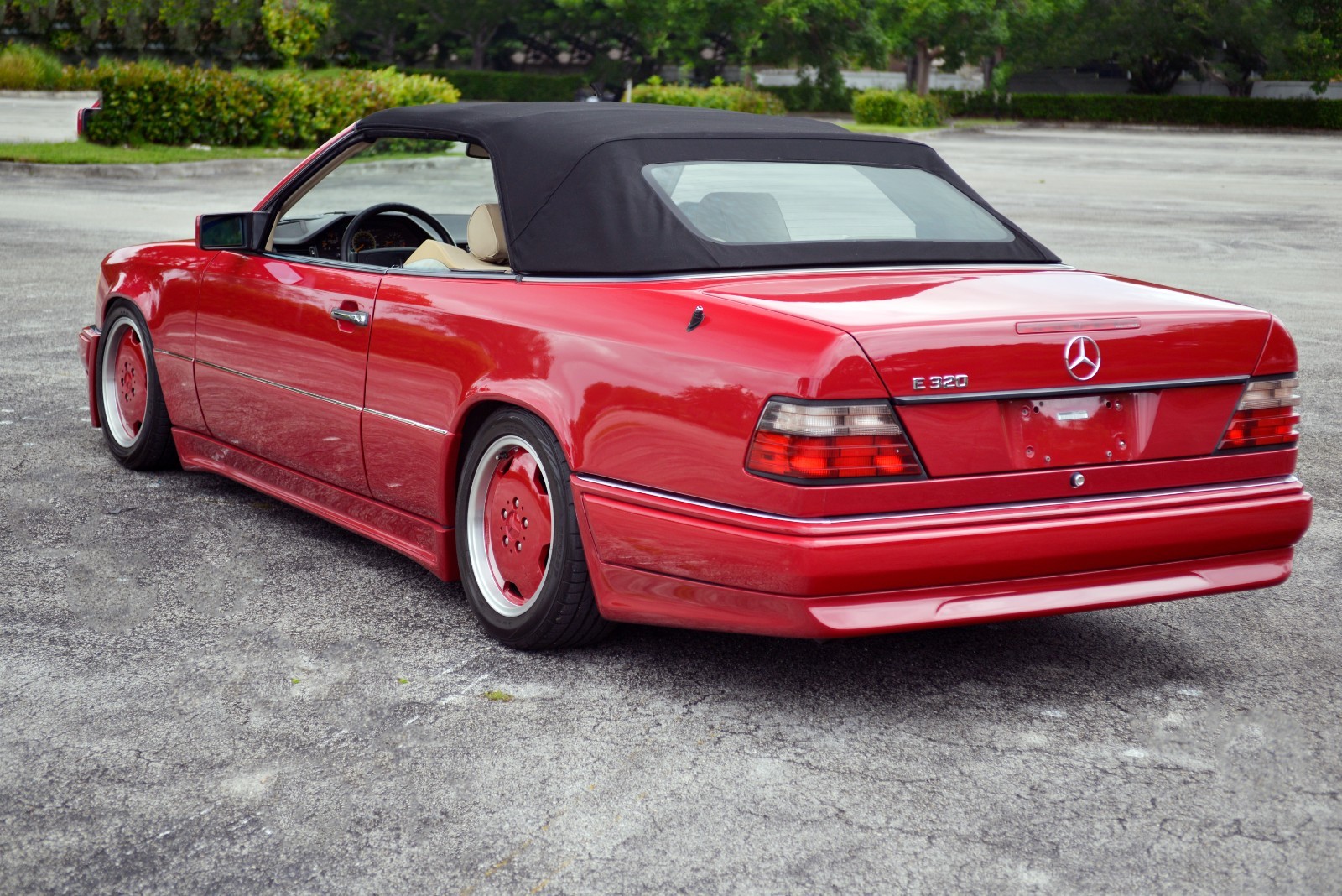 Mercedes-Benz-E-Class-1995-Convertible-36