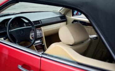 Mercedes-Benz-E-Class-1995-Convertible-37