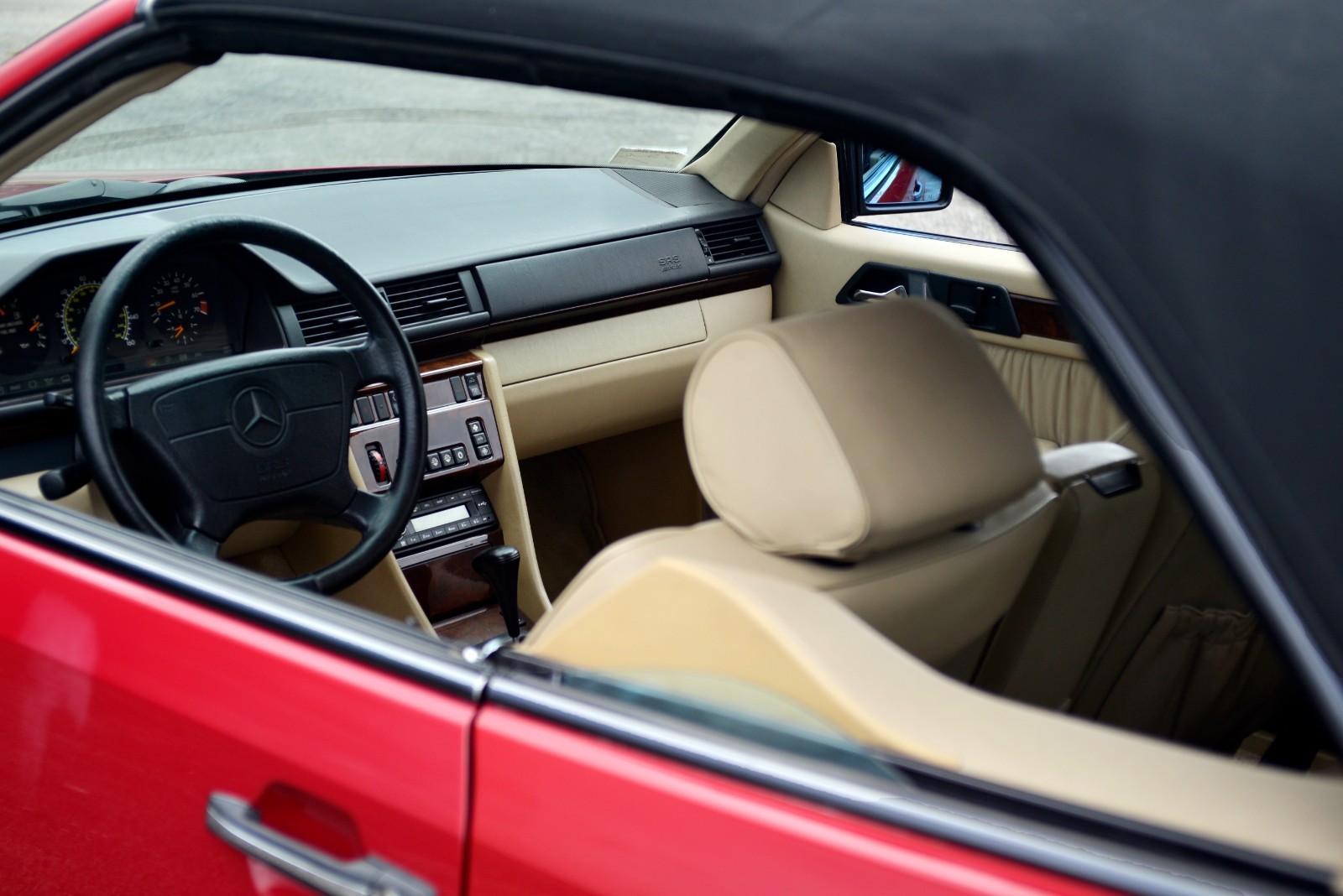 Mercedes-Benz-E-Class-1995-Convertible-37