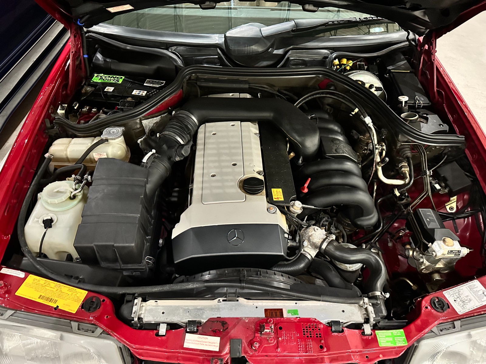 Mercedes-Benz-E-Class-1995-Convertible-39