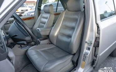 Mercedes-Benz-E-Class-1995-Sedan-10