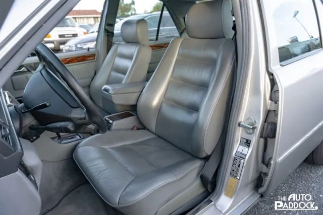 Mercedes-Benz-E-Class-1995-Sedan-10