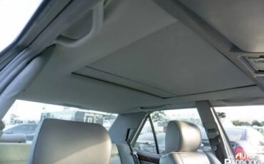Mercedes-Benz-E-Class-1995-Sedan-13
