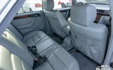 Mercedes-Benz-E-Class-1995-Sedan-14
