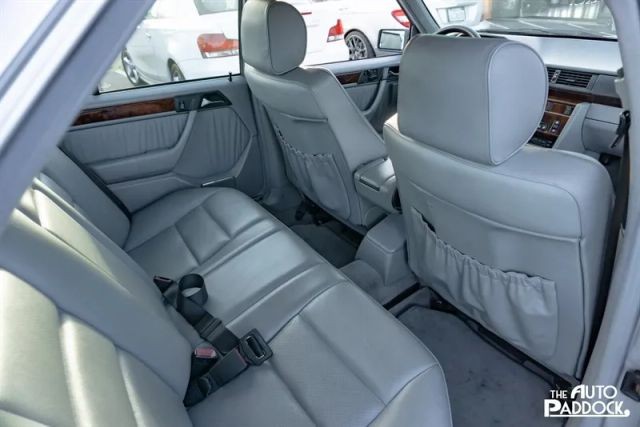 Mercedes-Benz-E-Class-1995-Sedan-14