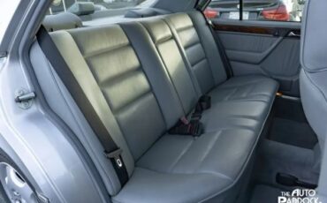 Mercedes-Benz-E-Class-1995-Sedan-15