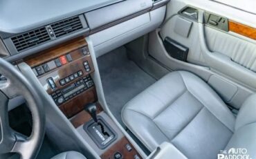 Mercedes-Benz-E-Class-1995-Sedan-17