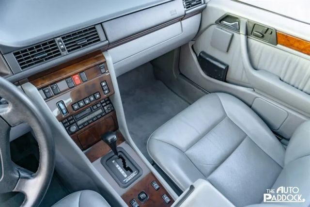 Mercedes-Benz-E-Class-1995-Sedan-17