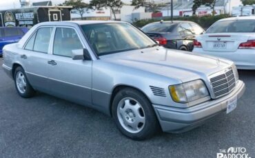 Mercedes-Benz-E-Class-1995-Sedan-2