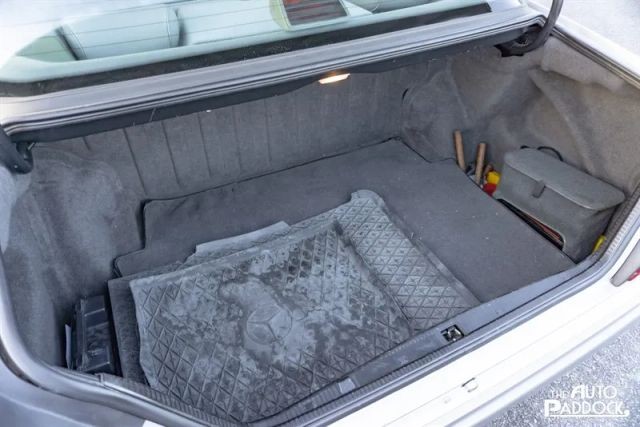 Mercedes-Benz-E-Class-1995-Sedan-20