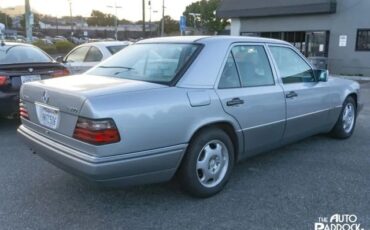 Mercedes-Benz-E-Class-1995-Sedan-4