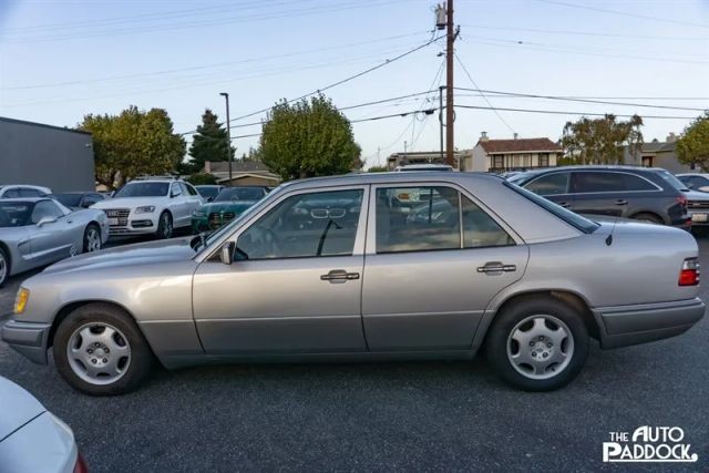 Mercedes-Benz-E-Class-1995-Sedan-7