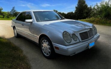 Mercedes-Benz-E-Class-1996-Sedan-11