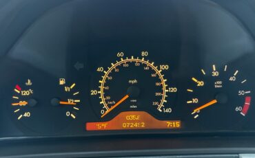 Mercedes-Benz-E-Class-1996-Sedan-12
