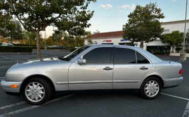 Mercedes-Benz-E-Class-1996-Sedan-14