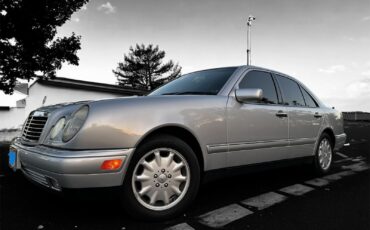 Mercedes-Benz-E-Class-1996-Sedan-2