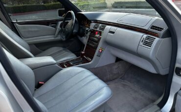Mercedes-Benz-E-Class-1996-Sedan-20