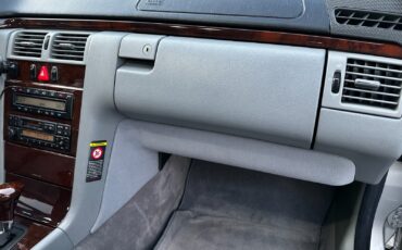 Mercedes-Benz-E-Class-1996-Sedan-22